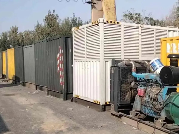 自流井200KW柴油发电机机组每小时油耗是多少？